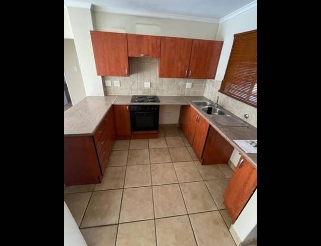 2 BEDROOM PROPERTY TO RENT IN CASTLEVIEW